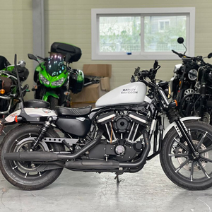 아이언 883 20년식 3만km 반만세핸들 화이트 컬러