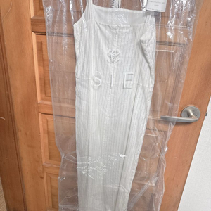 시에sie 리사 벨티드리넨드레스맥시 화이트 s사이즈