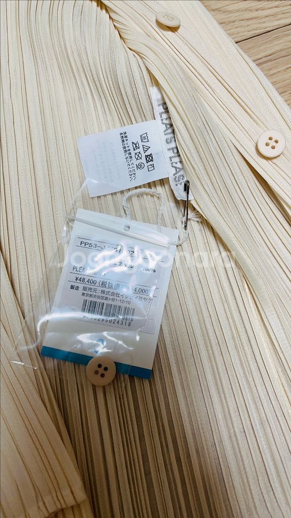 이세이미야케 플리츠플리즈 9월 먼슬리 셔츠탑 오프화이트--2