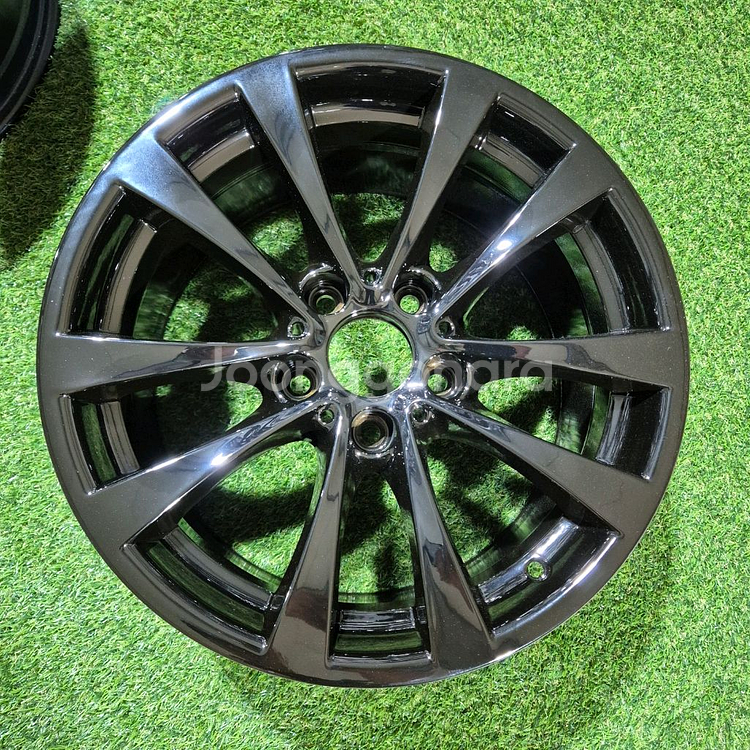 BMW f바디 3gt 17인치 순정 블랙크롬 휠--1