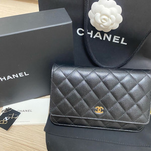 샤넬 클래식 woc 금장