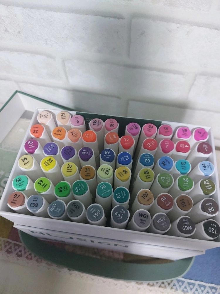 델리 누사인 60색 트윈 스케치 마커 세트 이미지