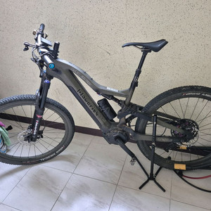 메버릭 전기 자전거 풀샥 풀카본 이미지
