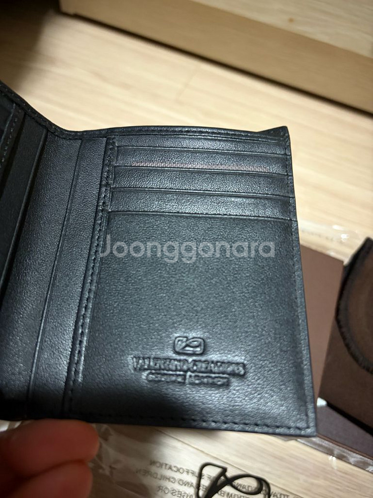 발렌티노 크레아시옹 남성 반지갑 블랙 (새제품)--5