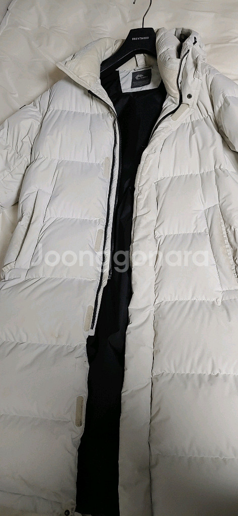 네파 흰색 패딩--1