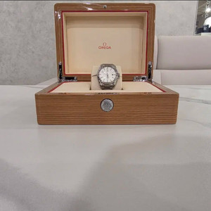 오메가 아쿠아테라 쿼츠양각 흰판 픽토그램