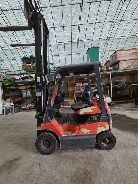 토요타 전동 지게차 충전기랑 같이 판매 합니다--1