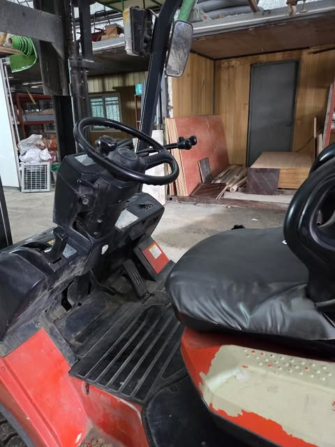 토요타 전동 지게차 충전기랑 같이 판매 합니다--2