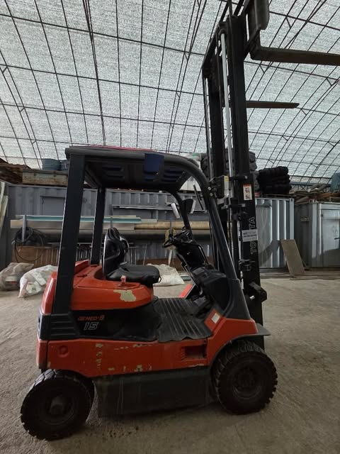 토요타 전동 지게차 충전기랑 같이 판매 합니다--3