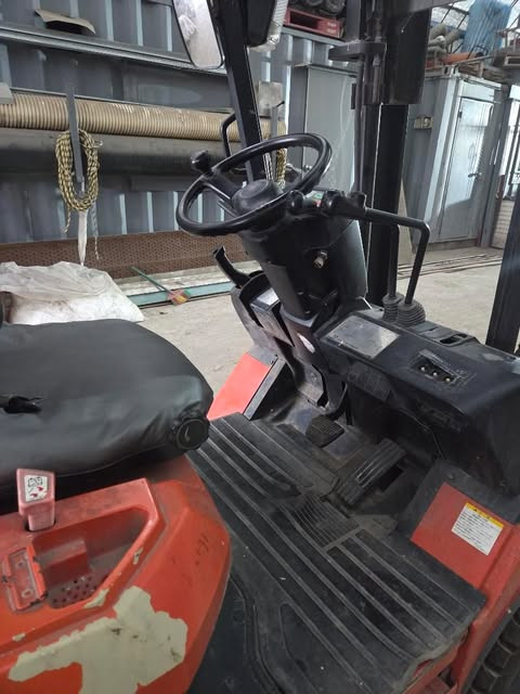 토요타 전동 지게차 충전기랑 같이 판매 합니다--4