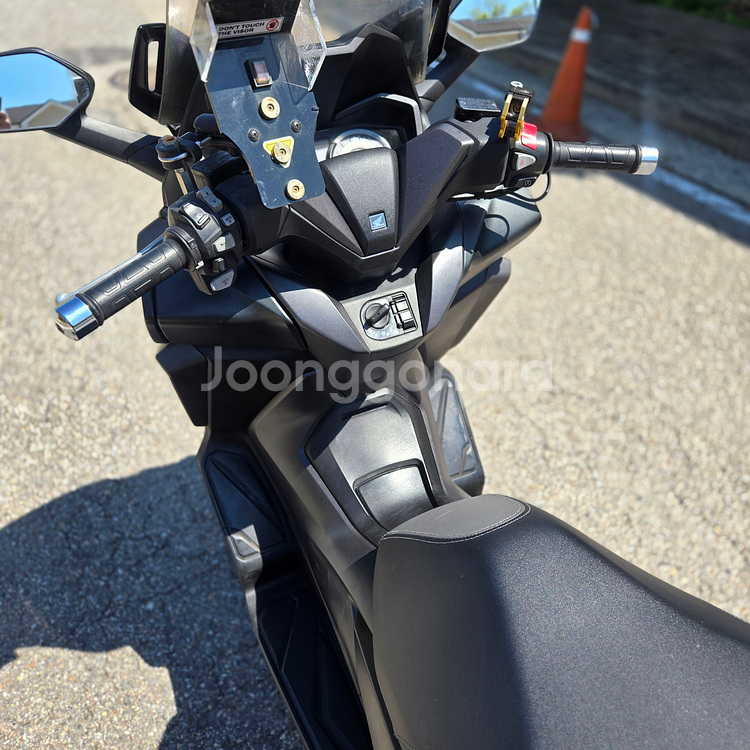 혼다 포르자300 19년형 3만9천km 판매합니다--6