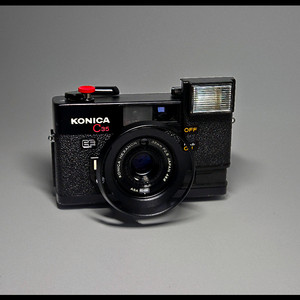 KONICA C35 EF. 필름카메라. 정상작동.