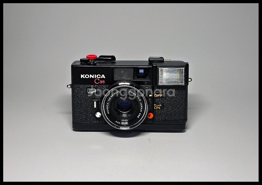 KONICA C35 EF. 필름카메라. 정상작동.--9