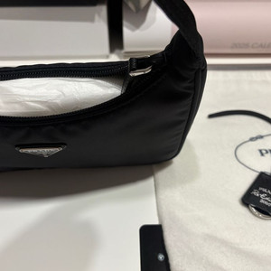 프라다 리에디션 리나일론