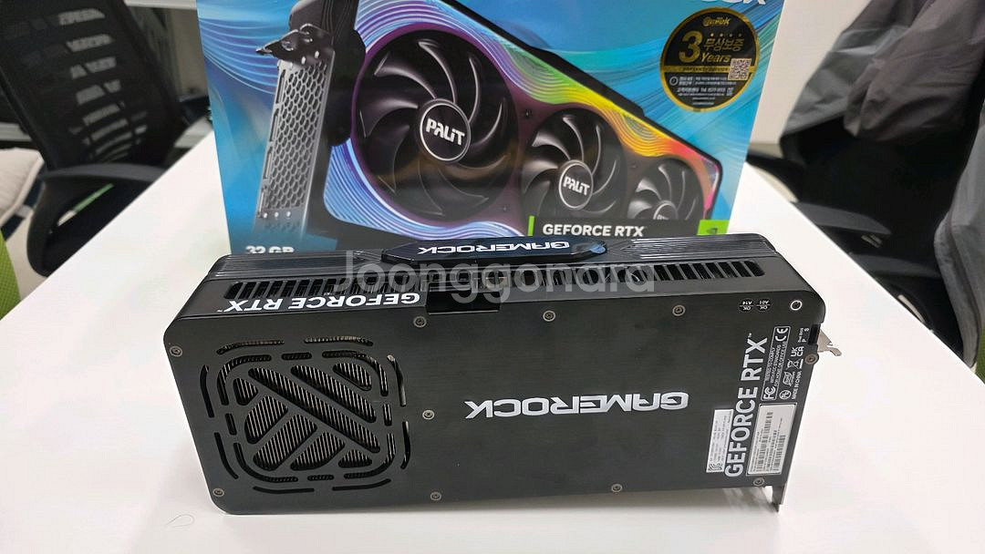 Palit RTX 5090 슈라우드 판매합니다.--3