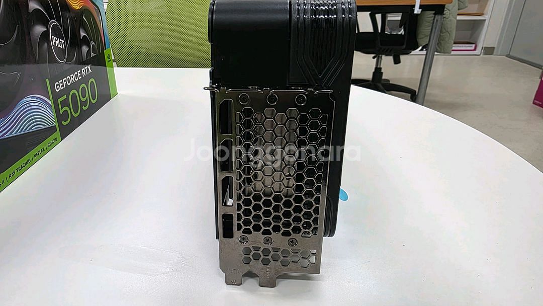 Palit RTX 5090 슈라우드 판매합니다.--2