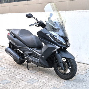 2017년식 킴코 다운타운st 125i 판매합니다.