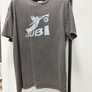 수비 (KSUBI) 반팔티 페이디드 블랙 M사이즈