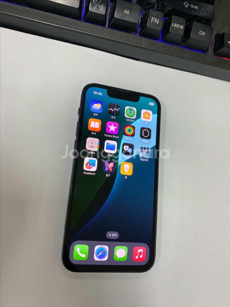 아이폰13미니 미드나잇 A급 128GB 무잔상--1