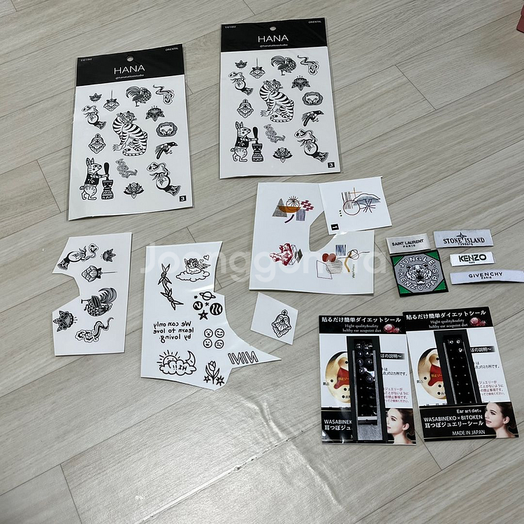 타투 스티커, 피어싱 스티커, 명품 브랜드 택 일괄--5