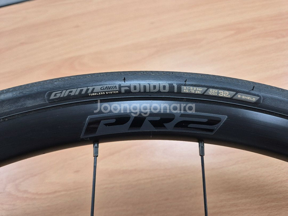 자이언트 P-R2 휠셋, 32c 튜브리스 타이어 일괄--2