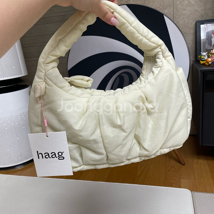 haag 헤이그 덤플링백 크림 스몰--1