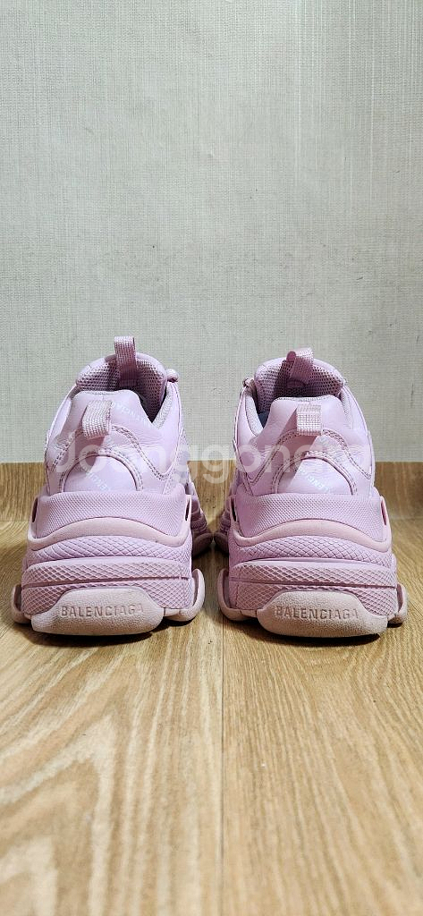 (36/235)발렌시아가 트리플S 오버로고 스니커즈--3