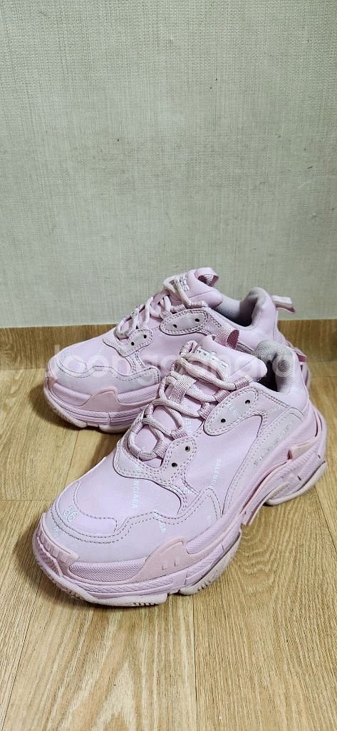 (36/235)발렌시아가 트리플S 오버로고 스니커즈--1