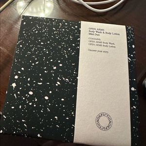(새상품)논픽션 오픈 암즈 바디워시 & 바디로션 듀오