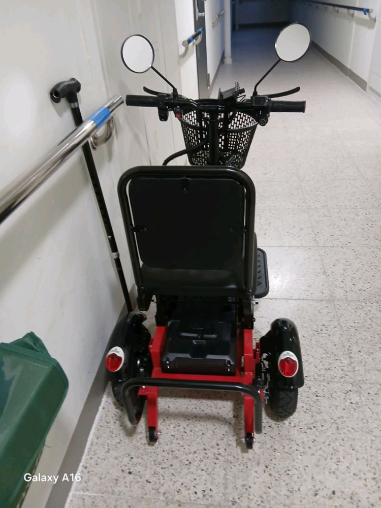 E폴디 세발전기자전거 접이식 전동 스쿠터 자전거 싸게 팝니다 이미지