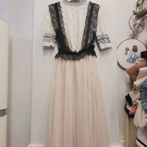 듀엘 니팅블라우스. 수입 레이스 샤 스커트