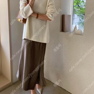 유메르 골지터틀넥 풀오버 브릭