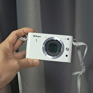 상태좋은 니콘 Nikon1 J1 미러리스 바디