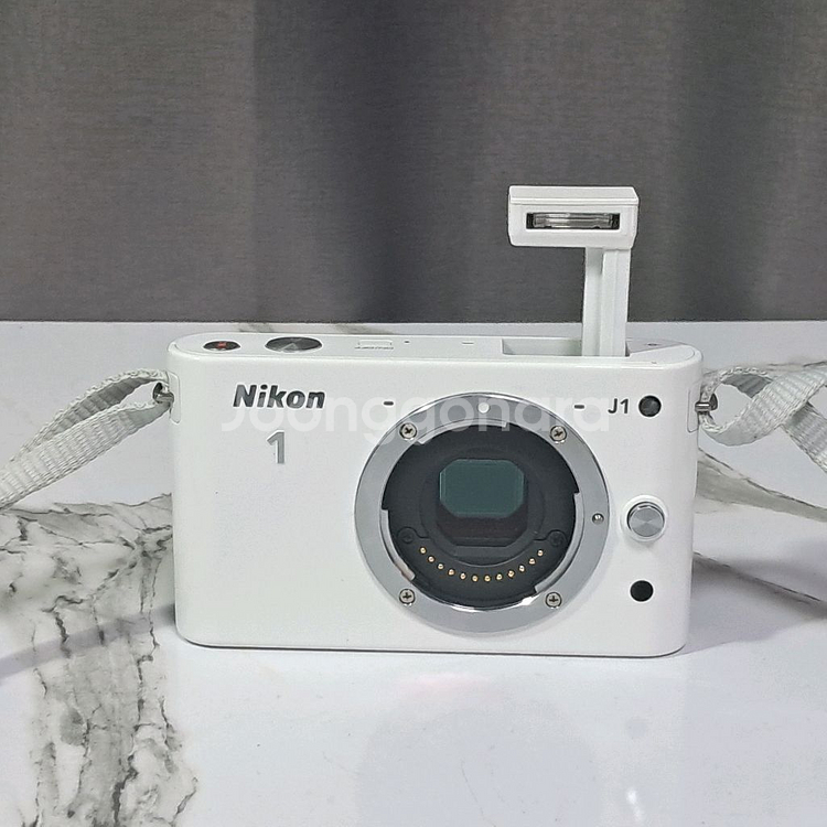 상태좋은 니콘 Nikon1 J1 미러리스 바디--1
