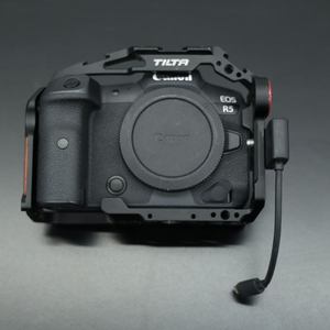 캐논 EOS R5 + 틸타 케이지 + 더미배터리 팝니다