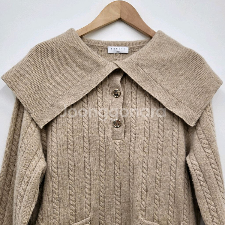 산드로 오픈 카라 니트--1