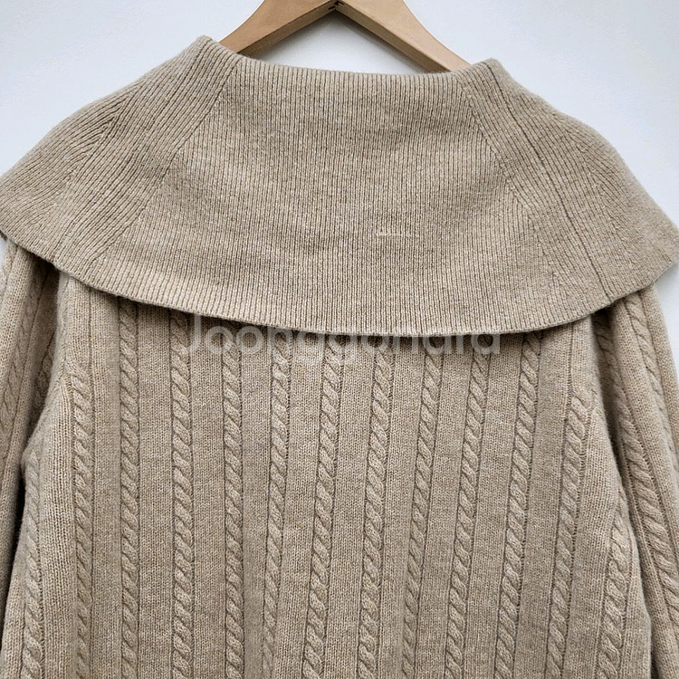 산드로 오픈 카라 니트--4