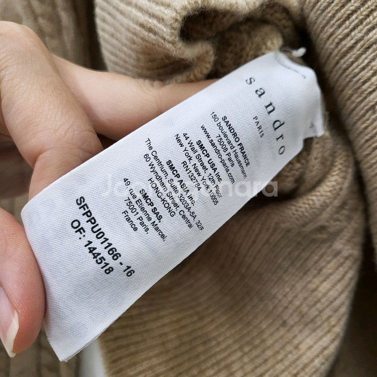 산드로 오픈 카라 니트--6