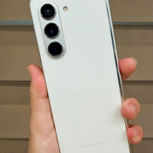 갤럭시폴드5 256기가 크림색상 팝니다