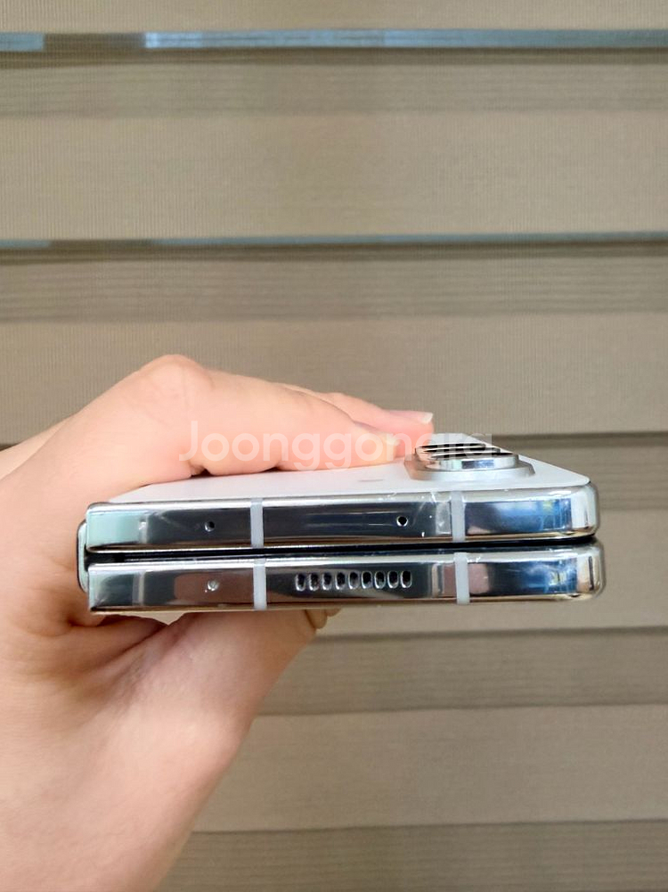 갤럭시폴드5 256기가 크림색상 팝니다--6