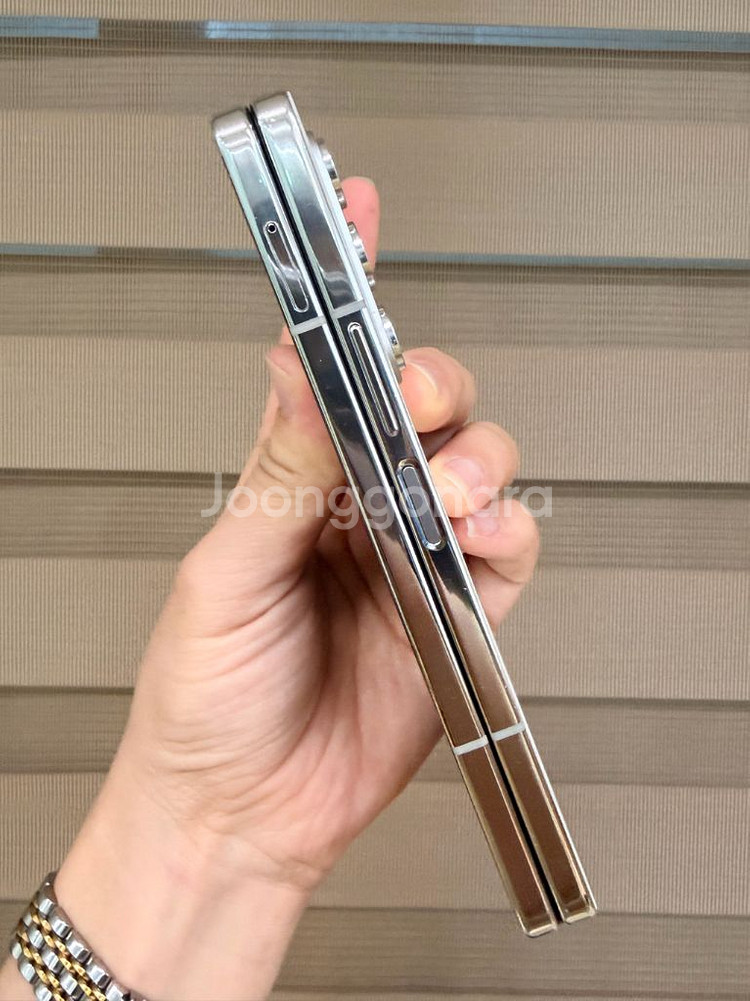 갤럭시폴드5 256기가 크림색상 팝니다--9