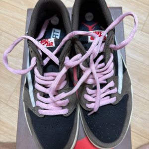 스캇 조던 1 모카