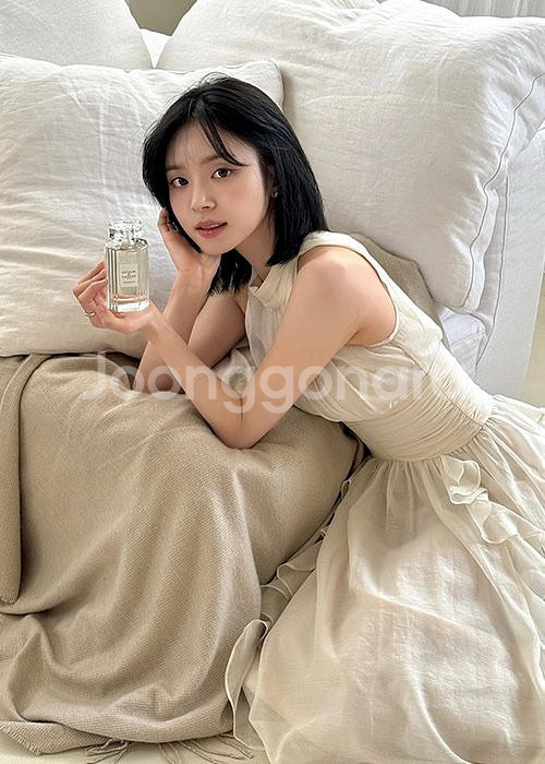 신스덴 타임리스 홀터넥 원피스 브라이덜샤워셀프웨딩 드레--5