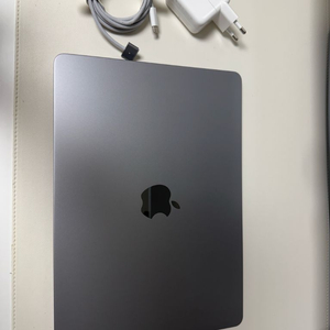 맥북 에어13 M2 8cpu. 8gpu. 램 16GB