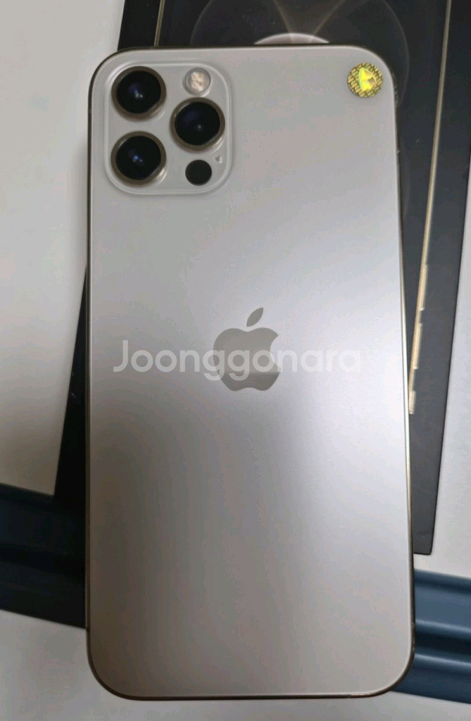 아이폰 12 프로 256GB 골드색상 판매합니다.--4