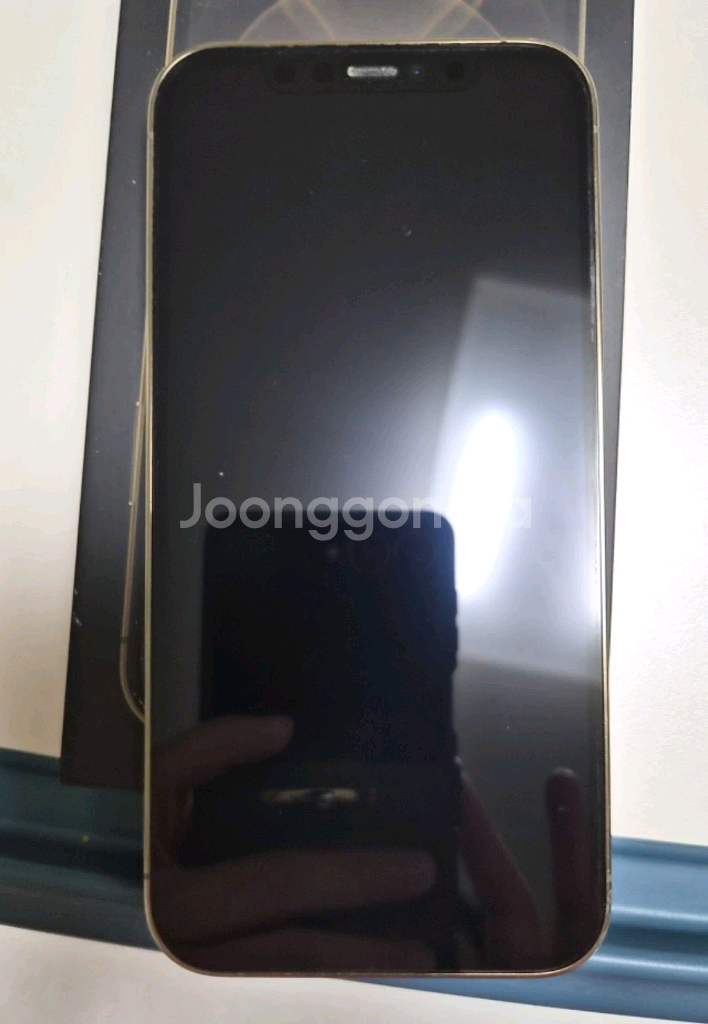 아이폰 12 프로 256GB 골드색상 판매합니다.--7