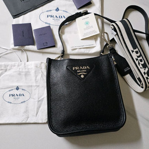 2023 프라다 바텔로 숄더백(정품)