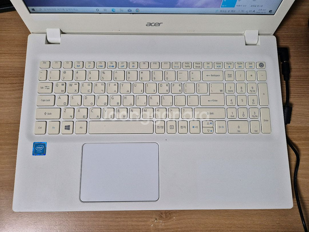 에이서 E5-573 FHD 15.6인치 화이트 노트북--4
