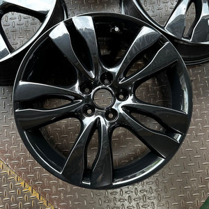 18인치 현대 베라크루즈 유광블랙 중고휠 1대분