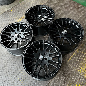 19인치 발렌티노 포지드 유광블랙 중고휠 1대분